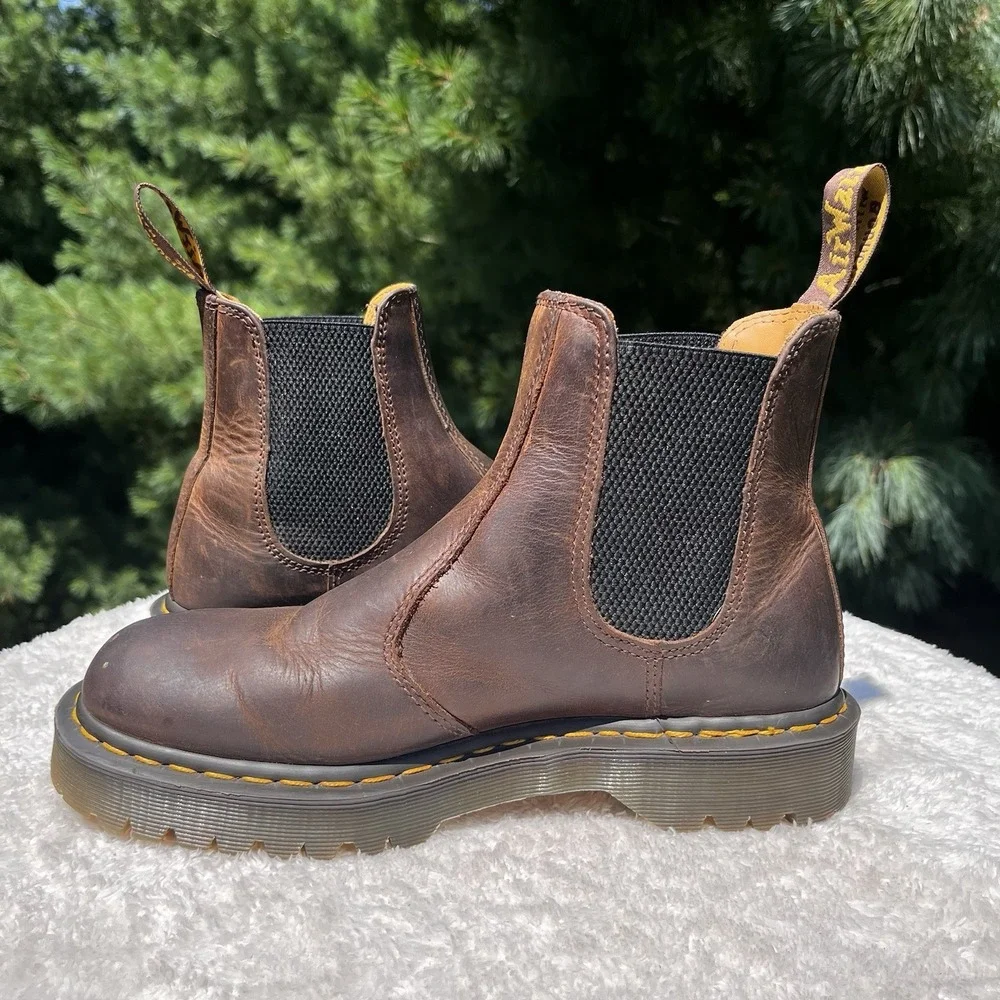 Dr Martens 2976 Chelsea Boot Mens 9 Yellow Stitch Crazy Horse Leather Distressed